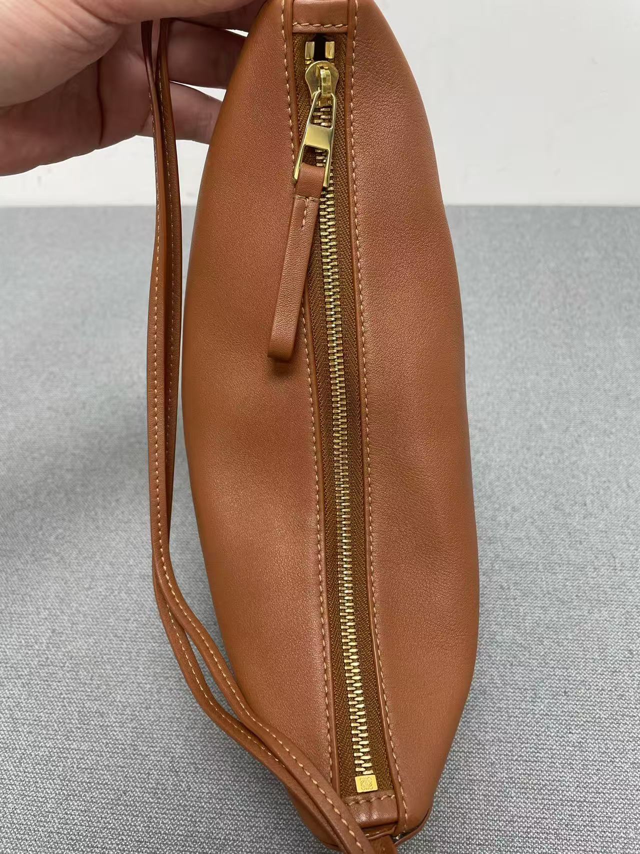 Loewe - Cubi Bag - Leather - Brown - (Small)