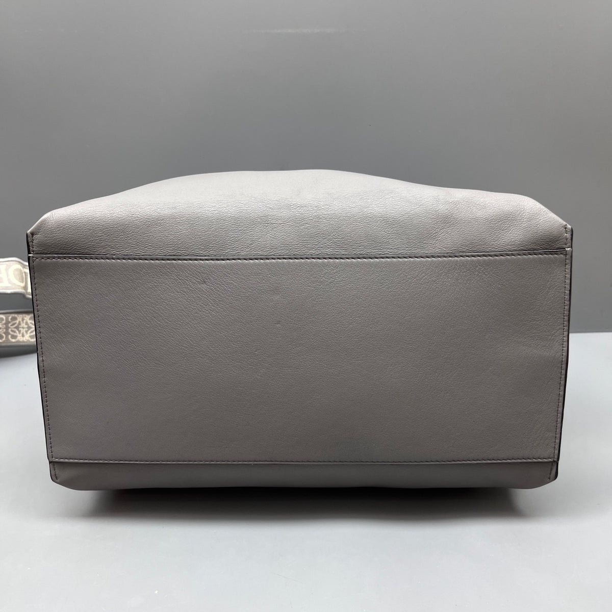 Loewe - Cubi - Leather - Grey - (medium)