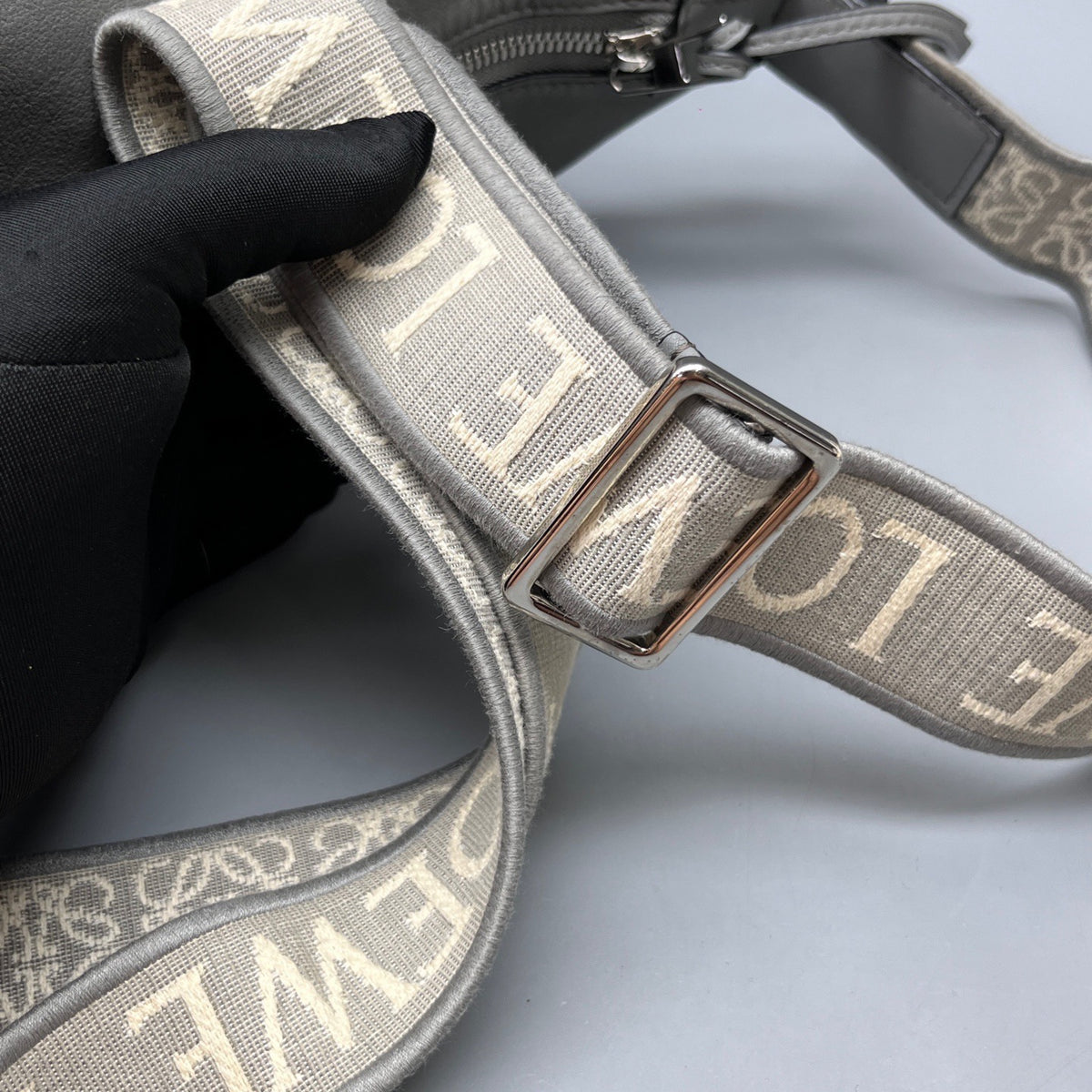 Loewe - Cubi - Leather - Grey - (medium)