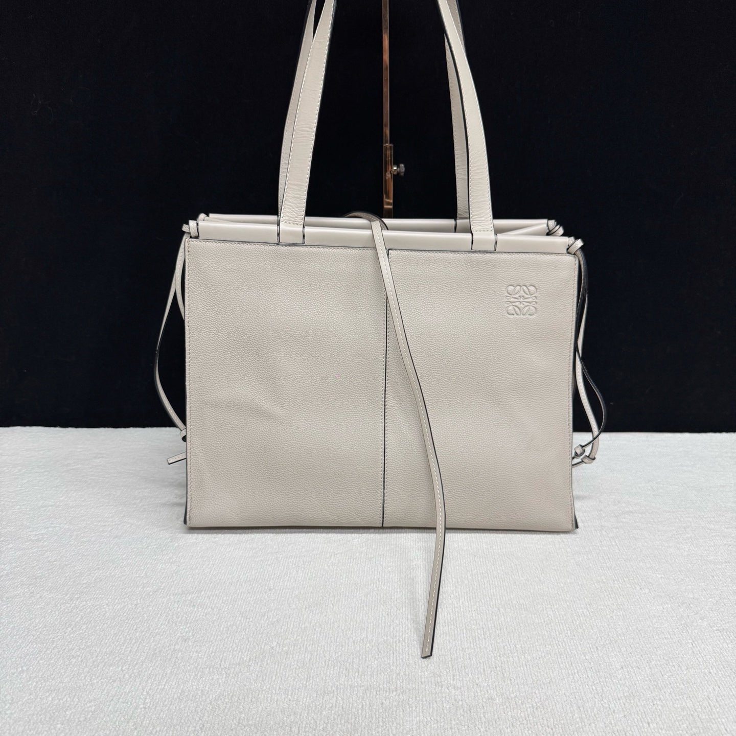 Loewe - Cushion Tote - Leather - Beige - (medium)