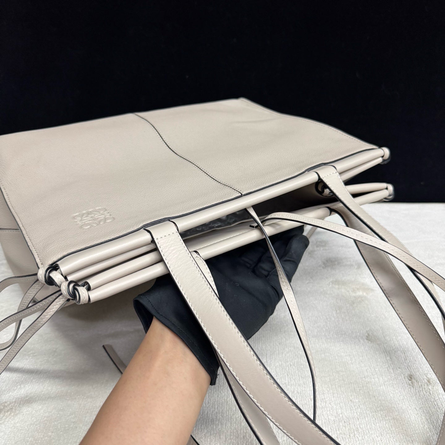 Loewe - Cushion Tote - Leather - Beige - (medium)