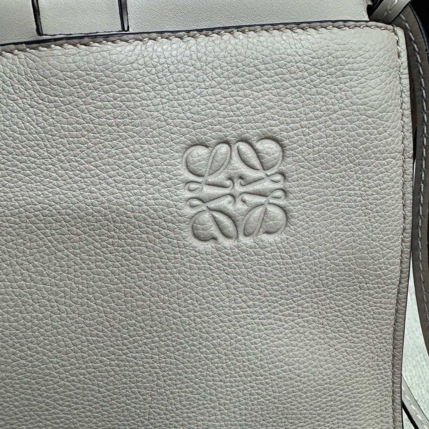 Loewe - Cushion Tote - Leather - Beige - (medium)