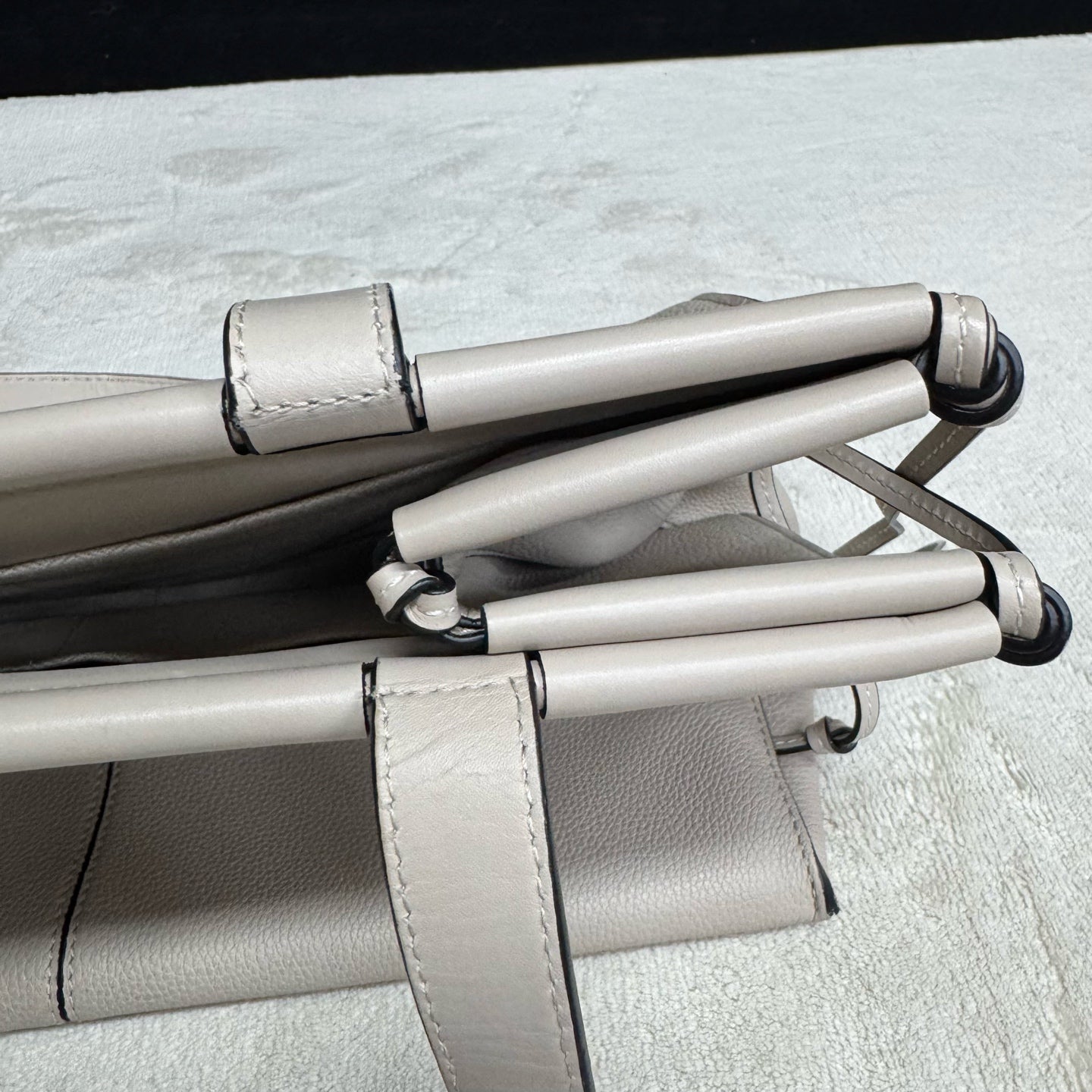 Loewe - Cushion Tote - Leather - Beige - (medium)