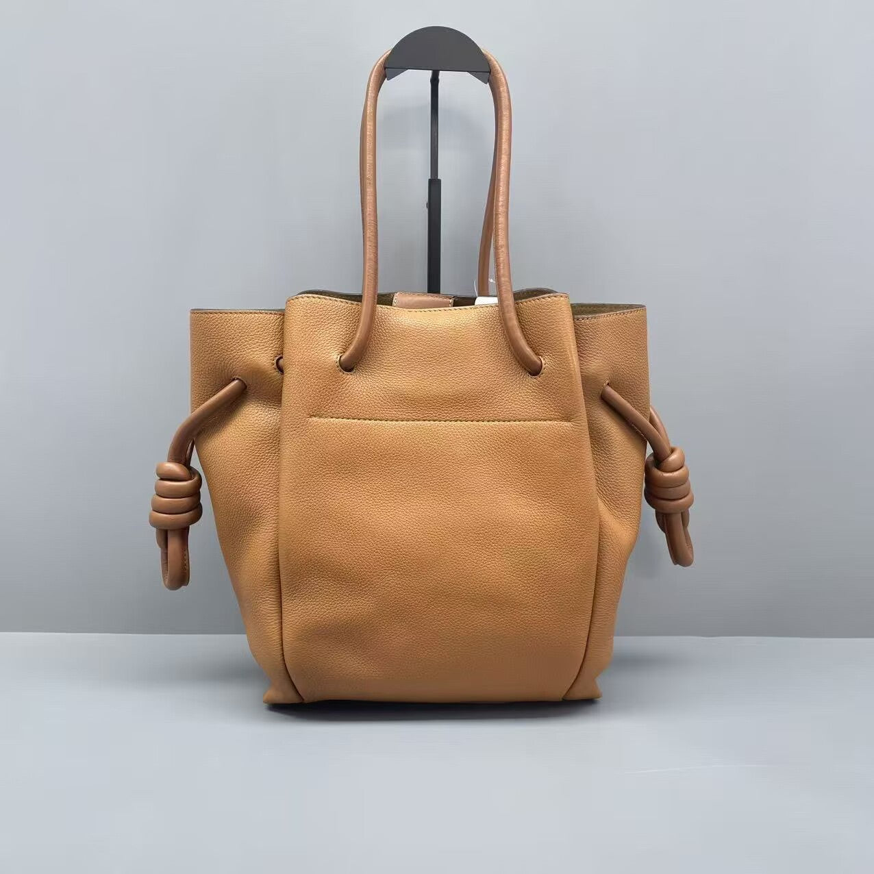 Loewe - Flamenco Drawstring Tote Bag - Grained leather - Caramel - (Medium)