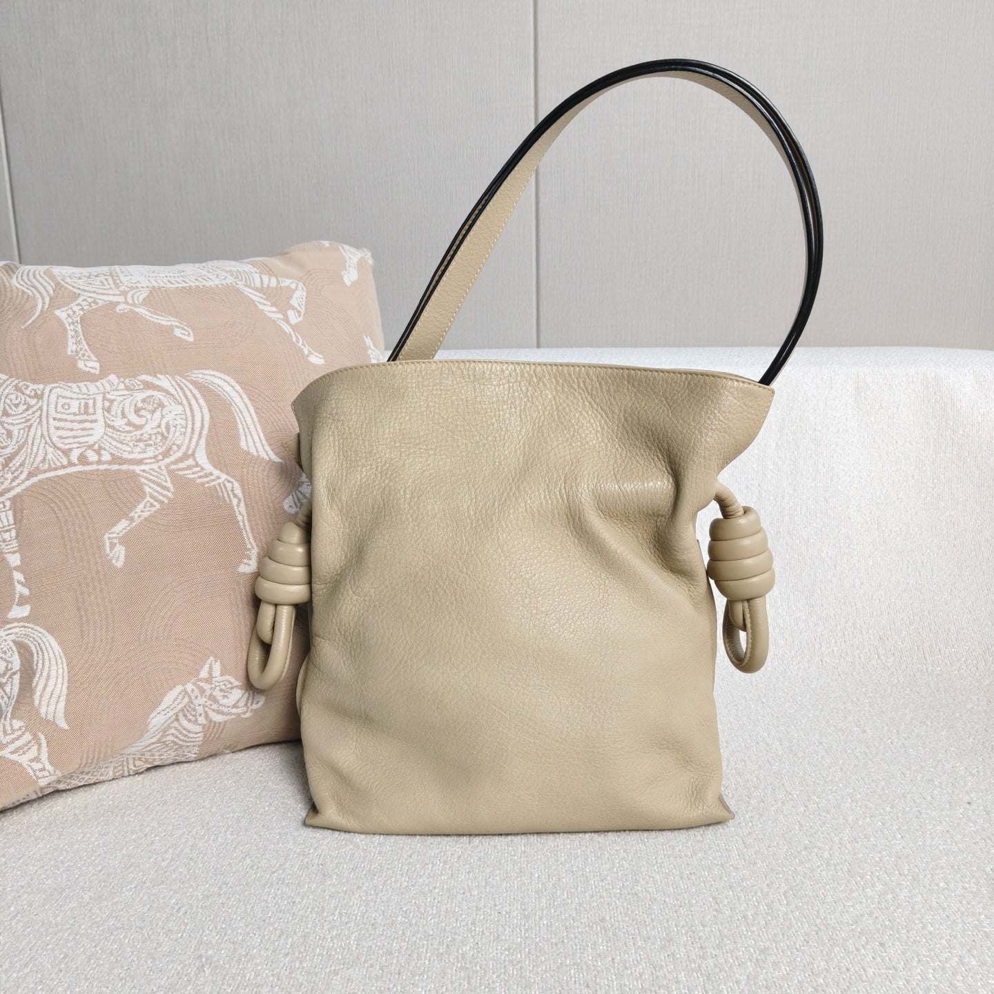 Loewe - Flamenco - Grained cowhide leather - Beige - (small)