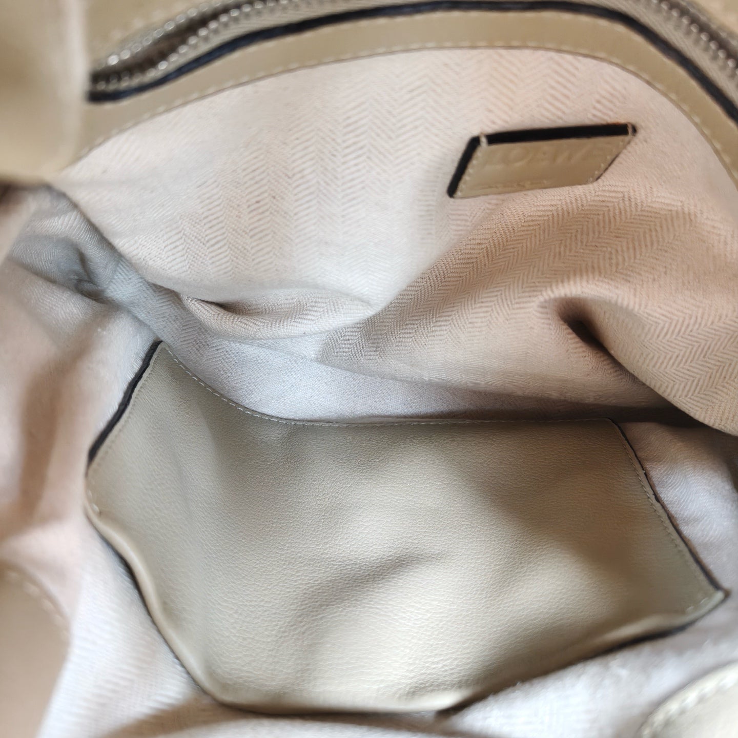 Loewe - Flamenco - Grained cowhide leather - Beige - (small)
