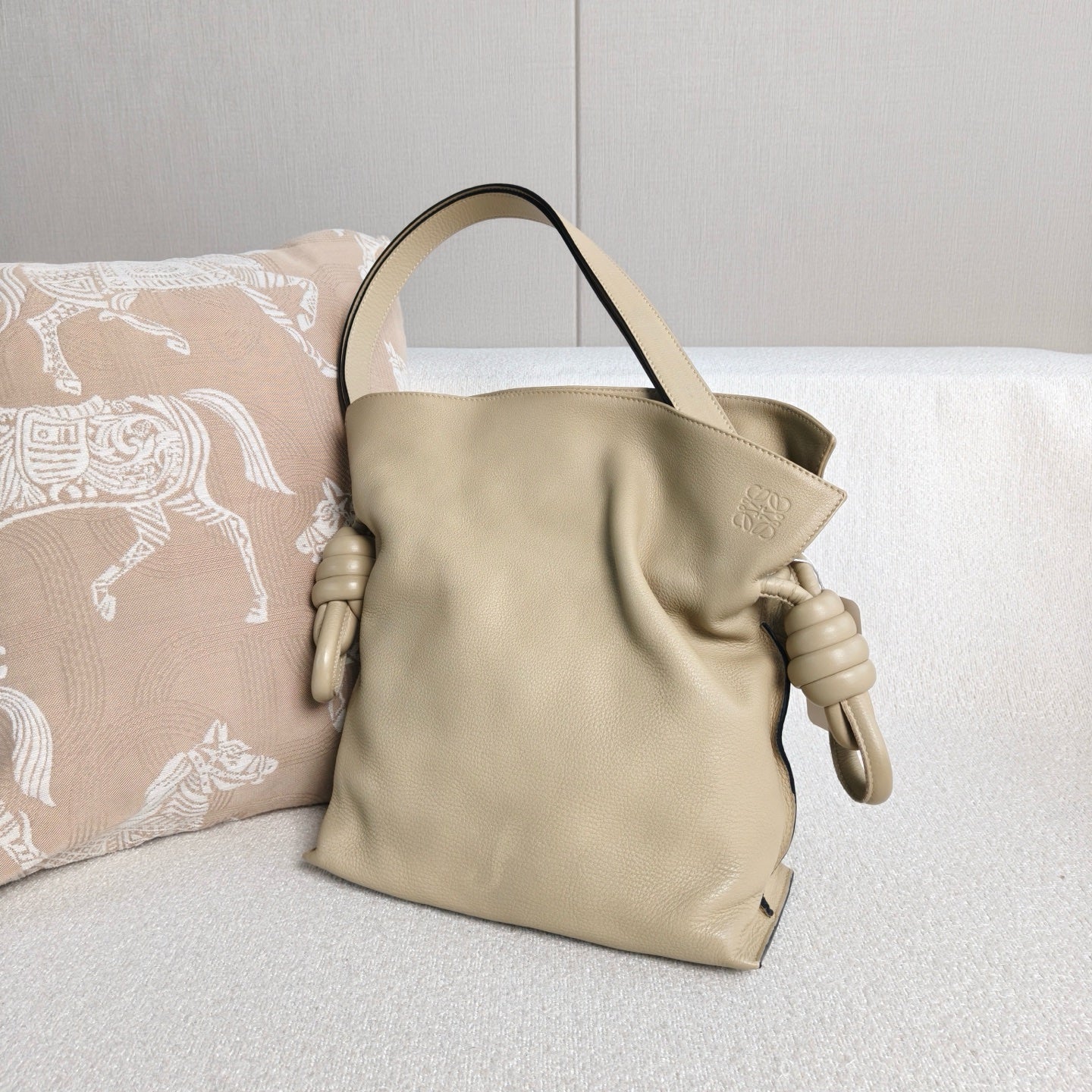 Loewe - Flamenco - Grained cowhide leather - Beige - (small)