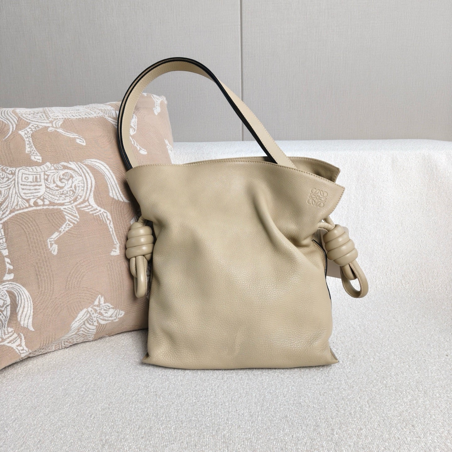 Loewe - Flamenco - Grained cowhide leather - Beige - (small)