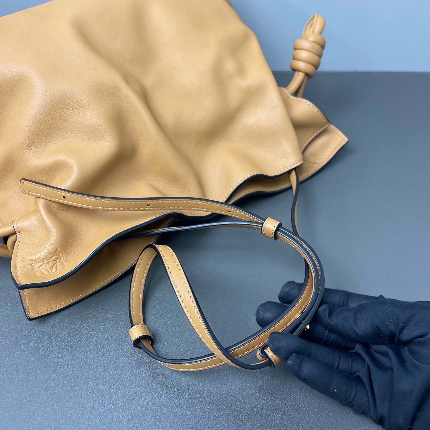 Loewe - Flamenco Knot - Leather - Brown - (medium)