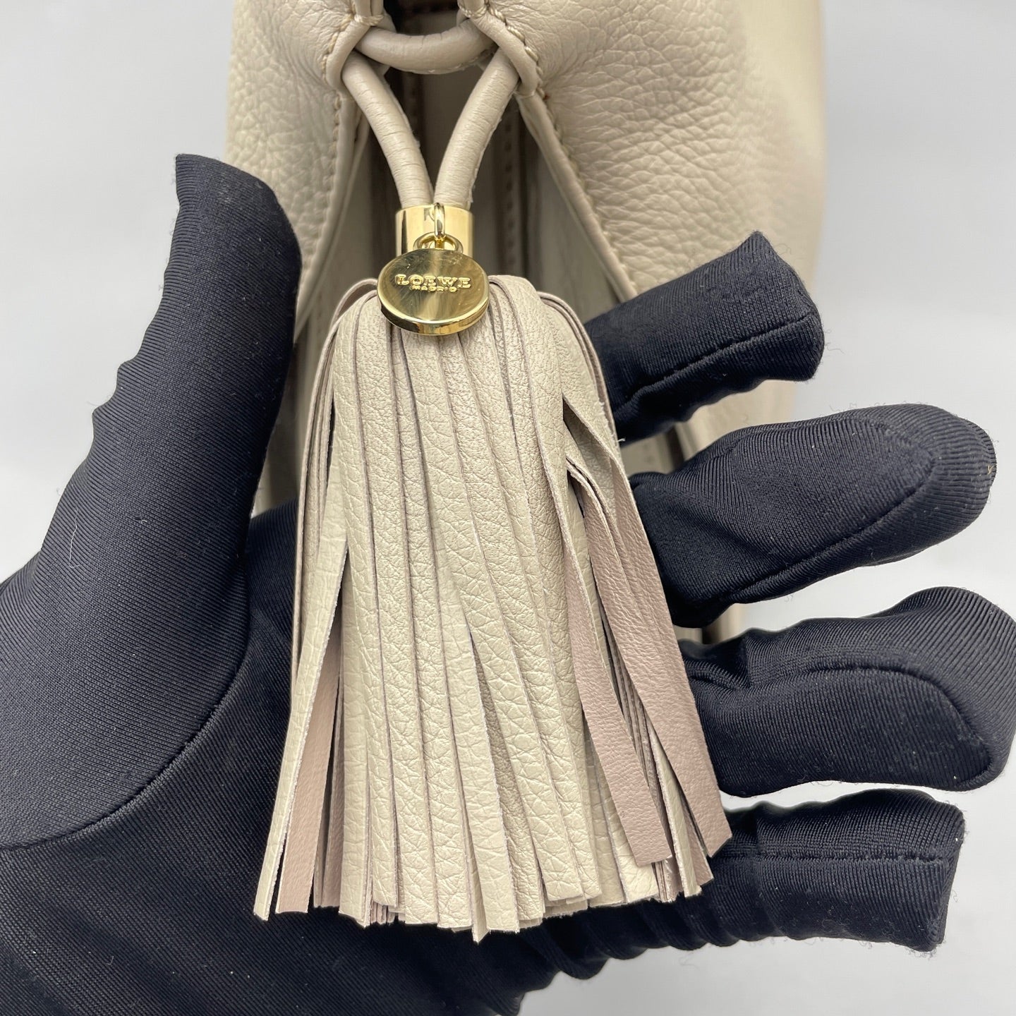 LOEWE - Flamenco - Pebbled calfskin leather - Light Grey - (Medium)