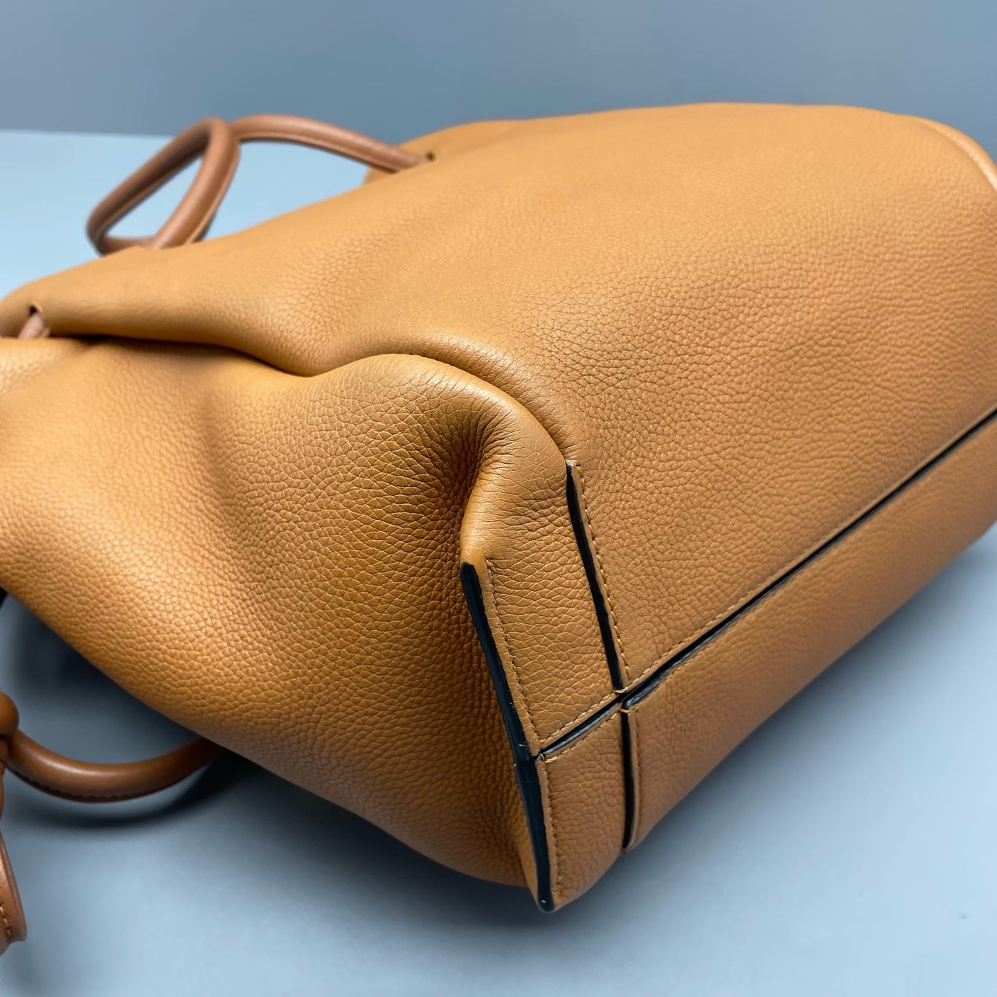 Loewe - Flamenco Tote Bag - Grained calfskin leather - Caramel - (Medium)