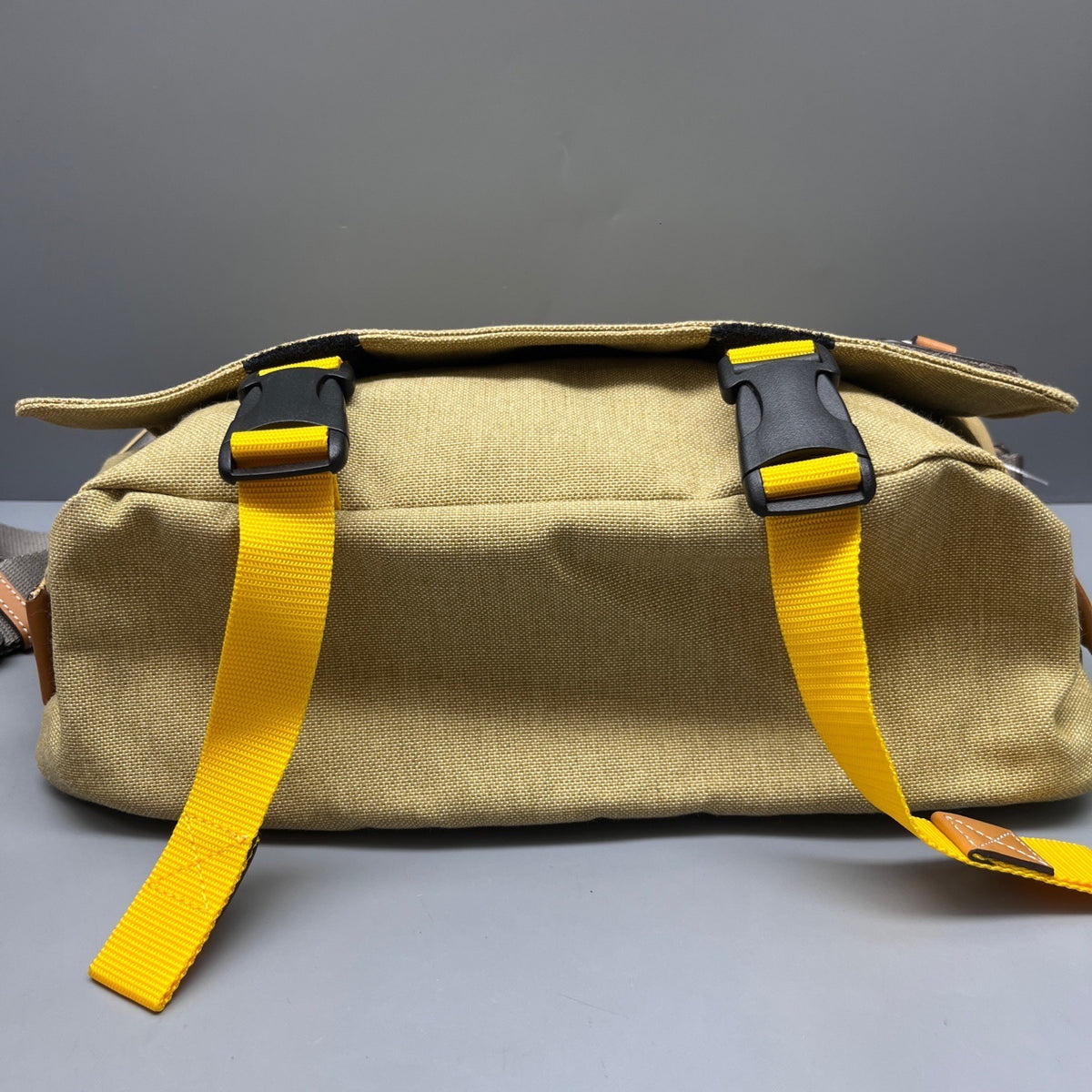 Loewe - Flap Messenger Bag - Cloth - Beige - (Medium)