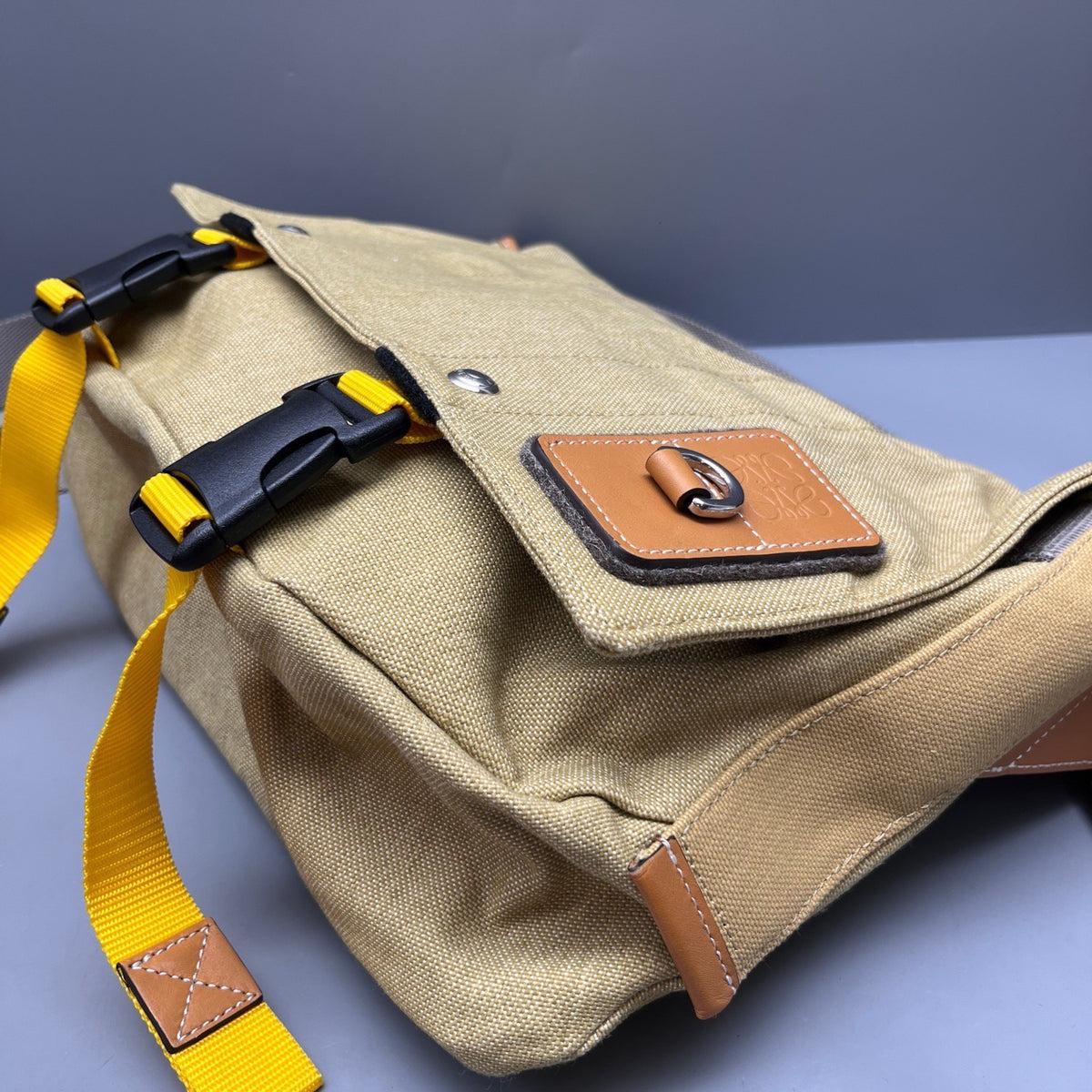 Loewe - Flap Messenger Bag - Cloth - Beige - (Medium)