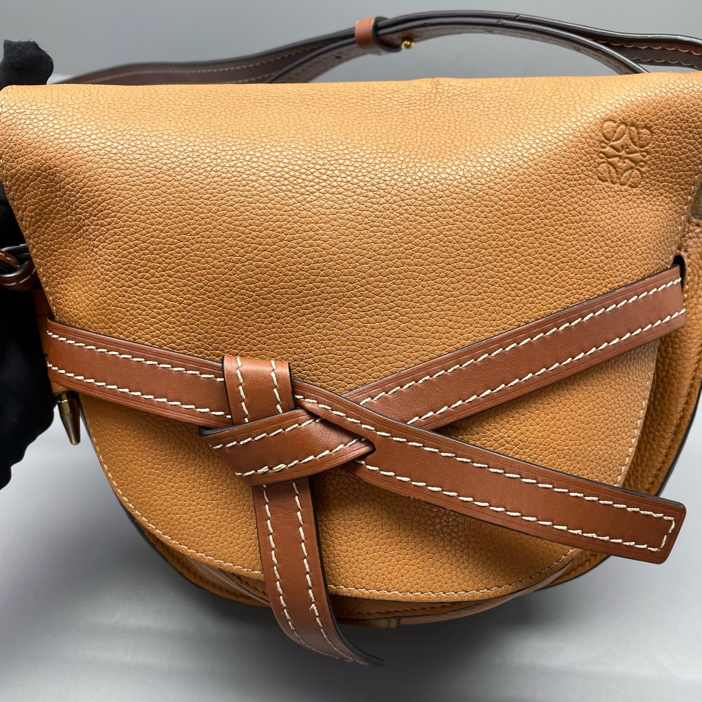 Loewe - Gate Bag - Grained calfskin leather - Caramel with Dark Brown trim - (Small)