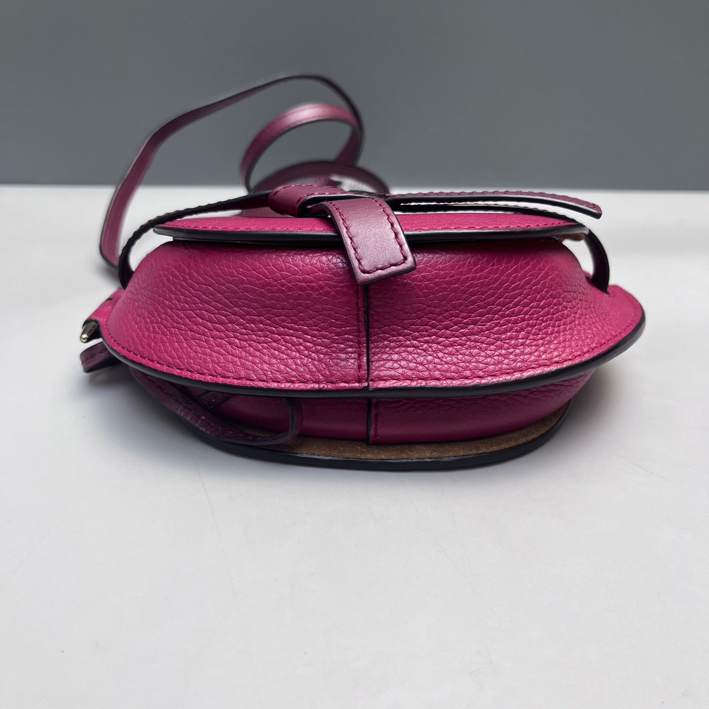 Loewe - Gate Mini - Grained leather - Fuchsia with Gold-Tone Hardware - (Mini)