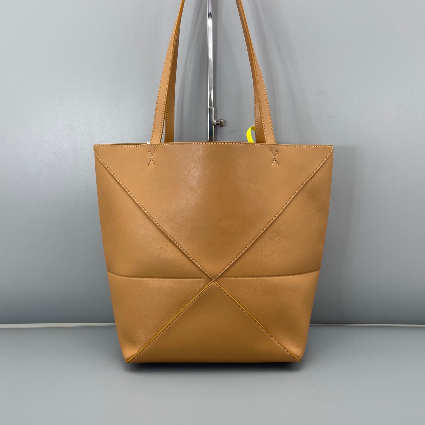 Loewe - Geometric Tote - Leather - Caramel - (medium)