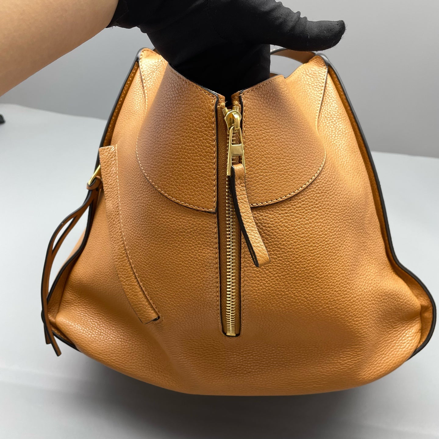 Loewe - Hammock Bag - Grained calfskin leather - Caramel - (medium)