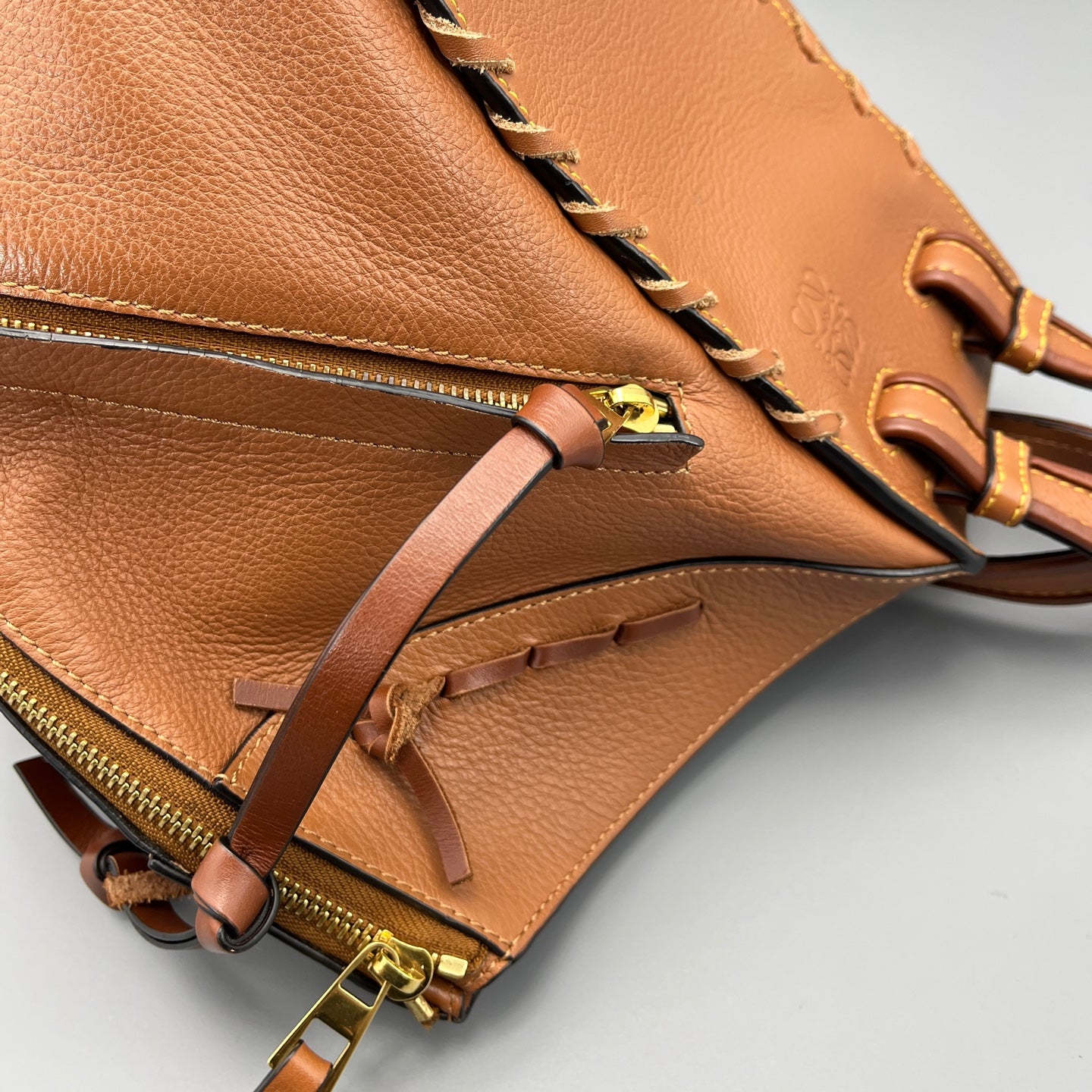LOEWE - Hammock Handbag - Leather - Brown - (Small)