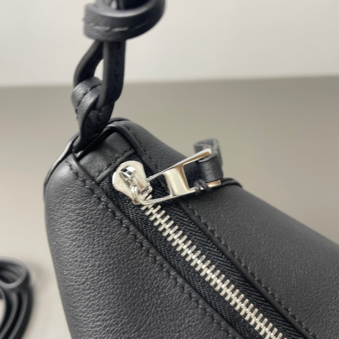 Loewe - Hammock - Leather - Black - (Medium)