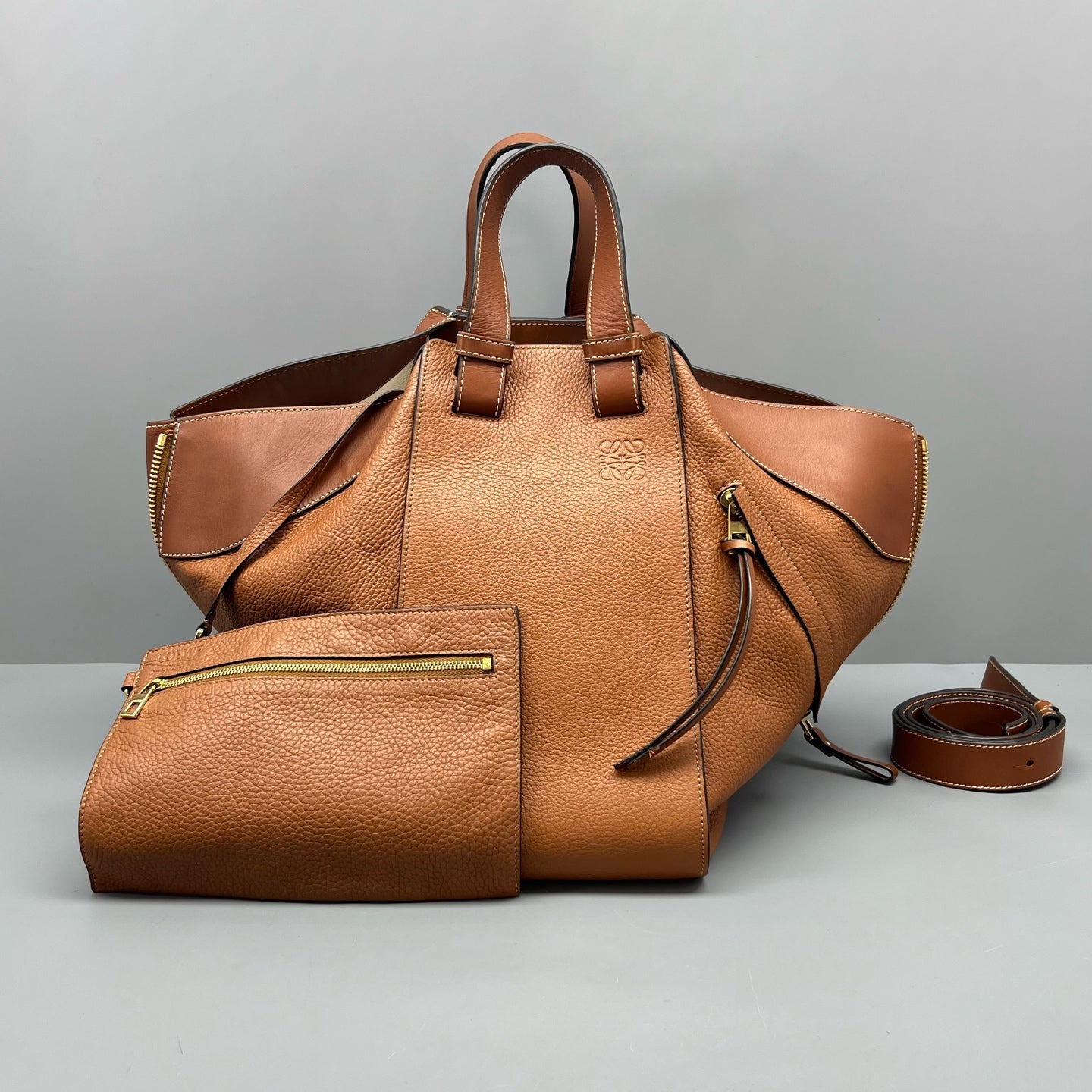 Loewe - Hammock - Leather - Camel - (Medium)