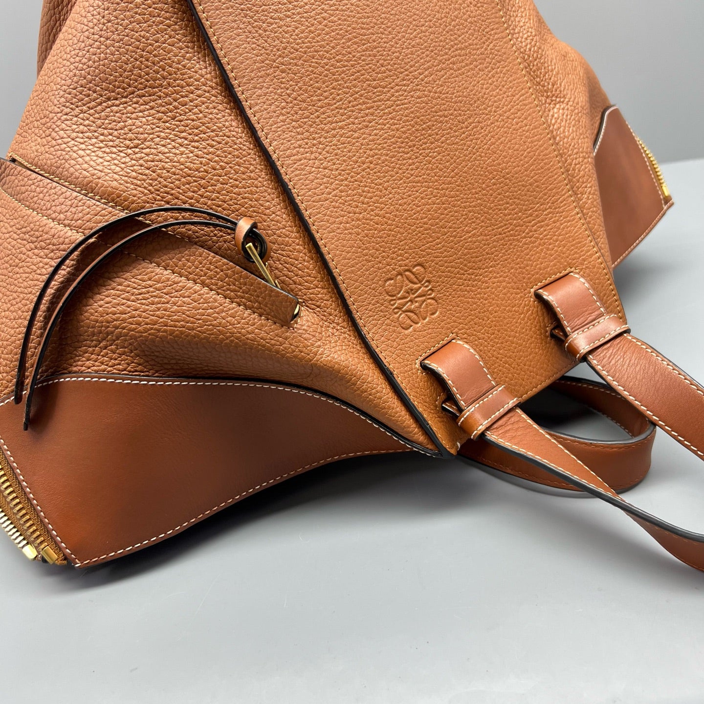 Loewe - Hammock - Leather - Camel - (Medium)