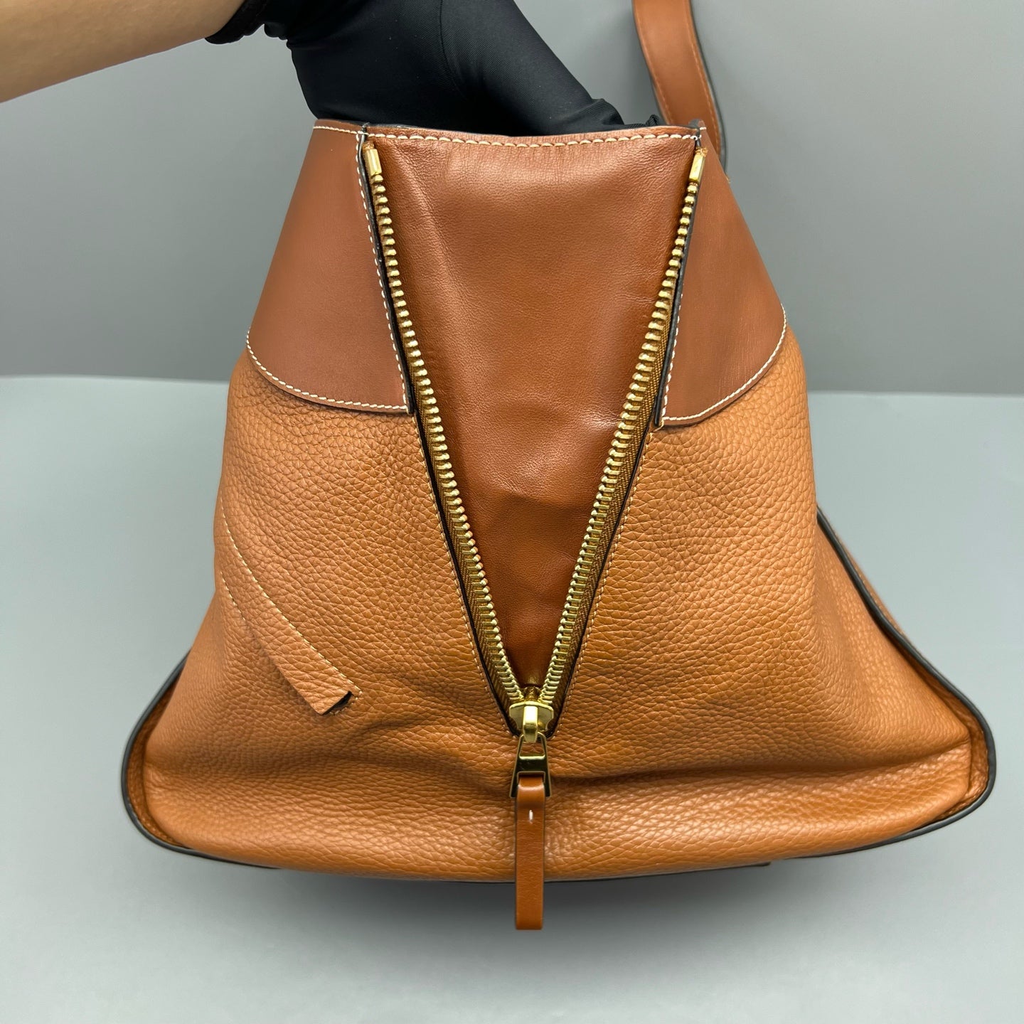 Loewe - Hammock - Leather - Camel - (Medium)