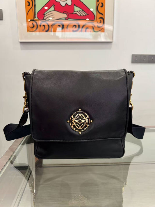 Loewe - Other - Lambskin leather - Black with Gold-Tone Hardware - (medium)