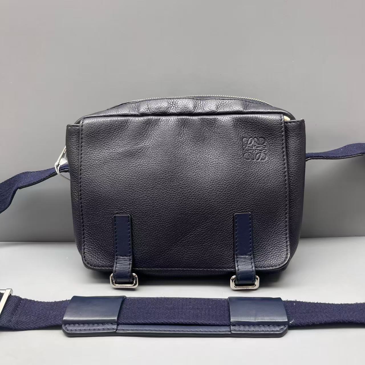 Loewe - Other - Pebbled leather - Navy - (Small)