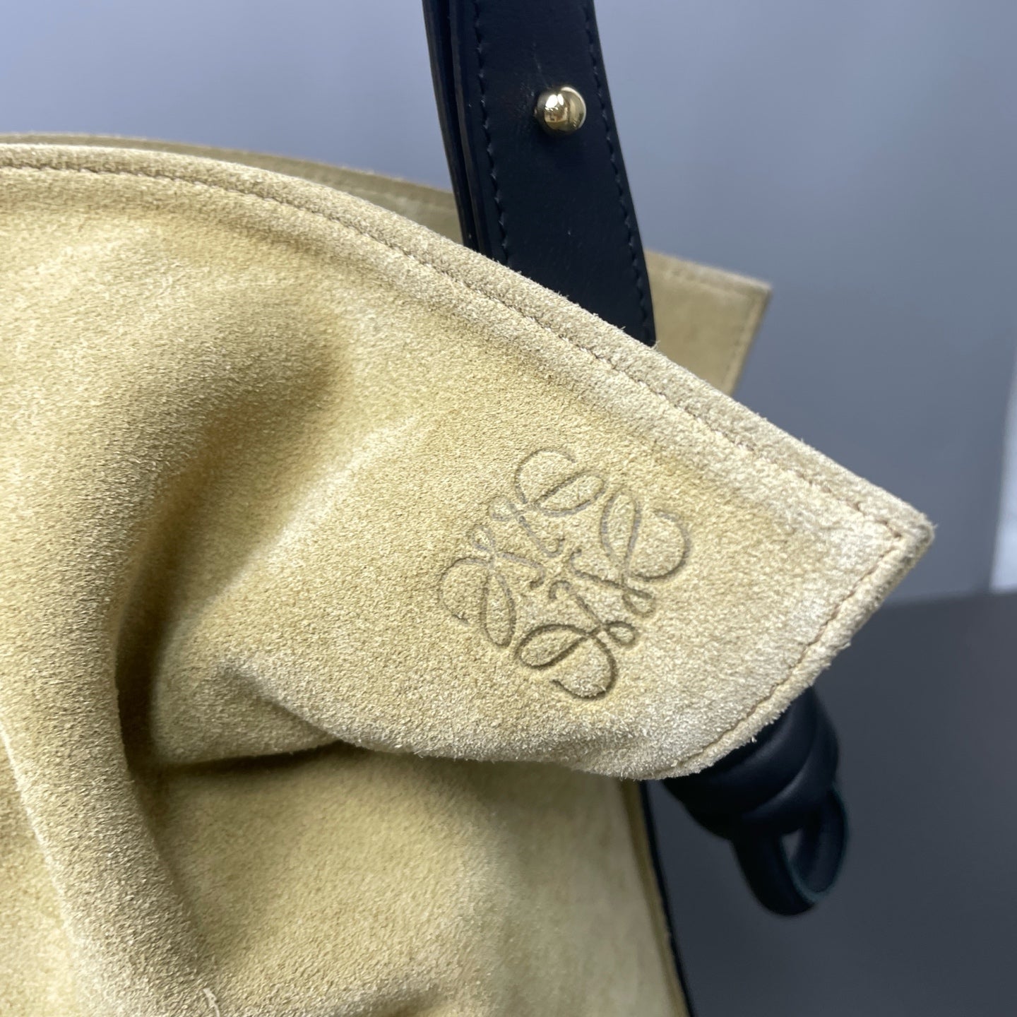 Loewe - Other - Suede - Beige - (medium)