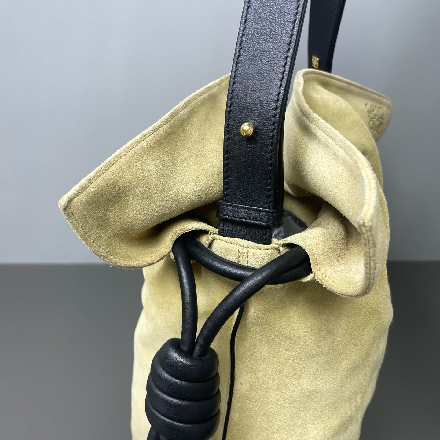 Loewe - Other - Suede - Beige - (medium)