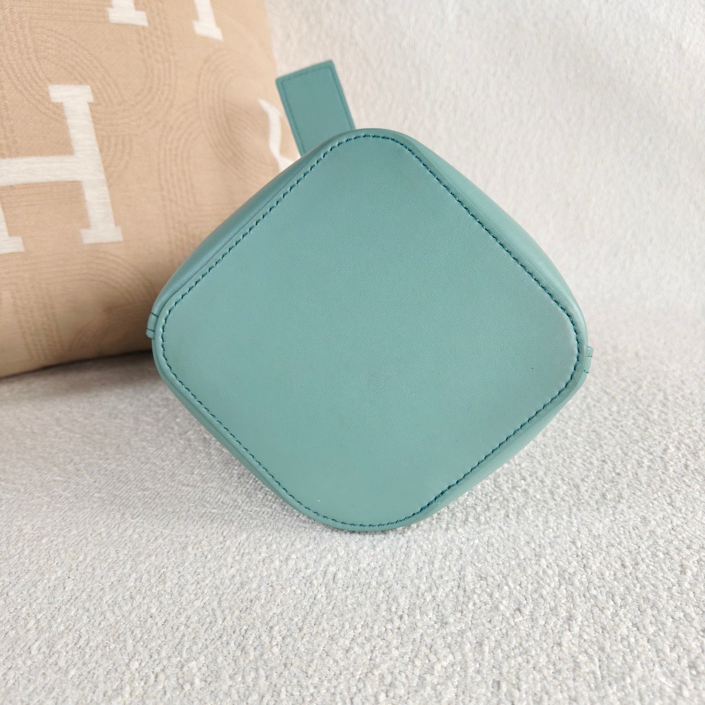 Loewe - Pebble Bucket Bag - Cowhide leather - Lake Green - (mini)