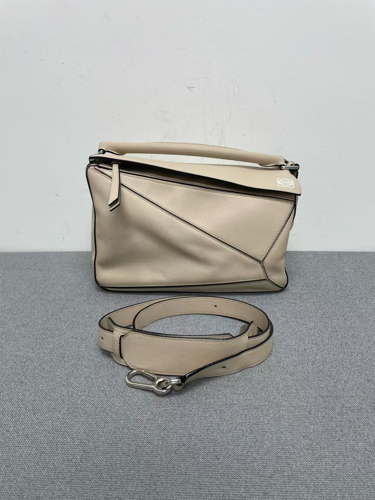 Loewe - Puzzle bag - Calfskin leather - Beige - (Medium)