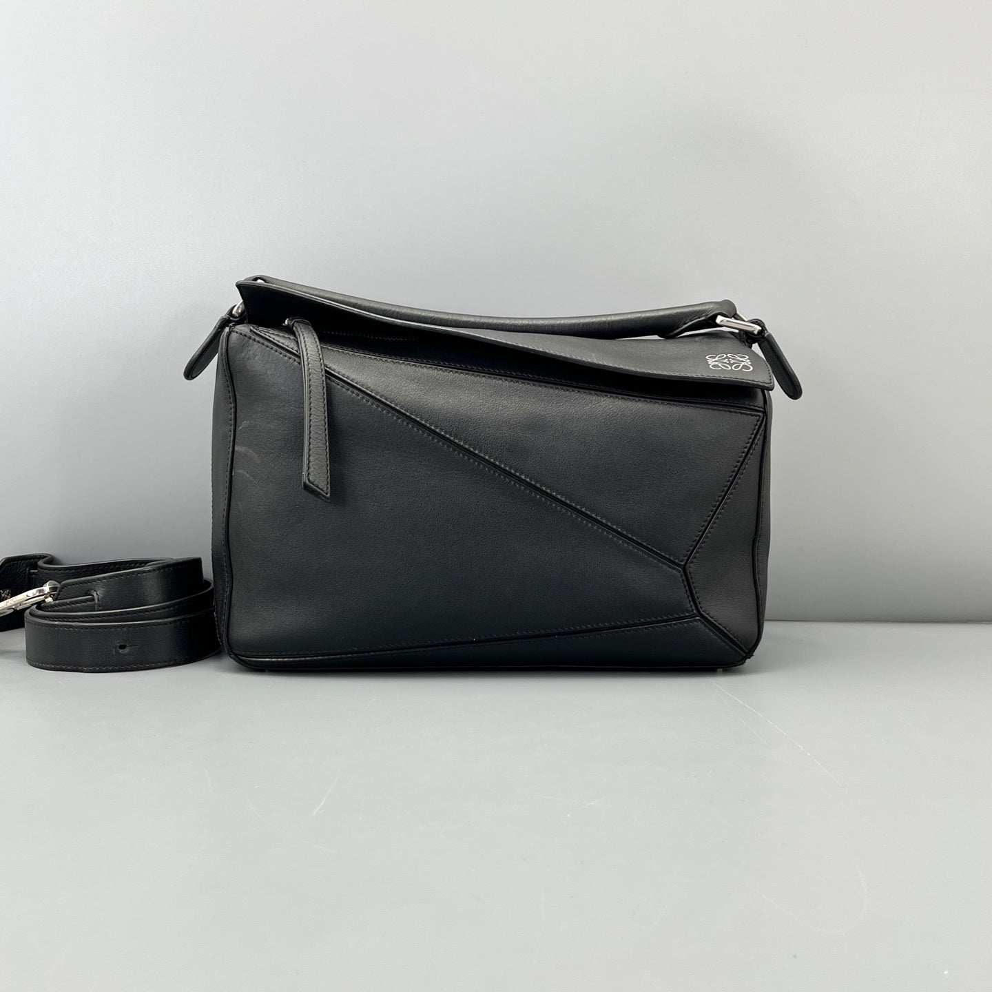 Loewe - Puzzle Bag - Calfskin leather - Black - (medium)