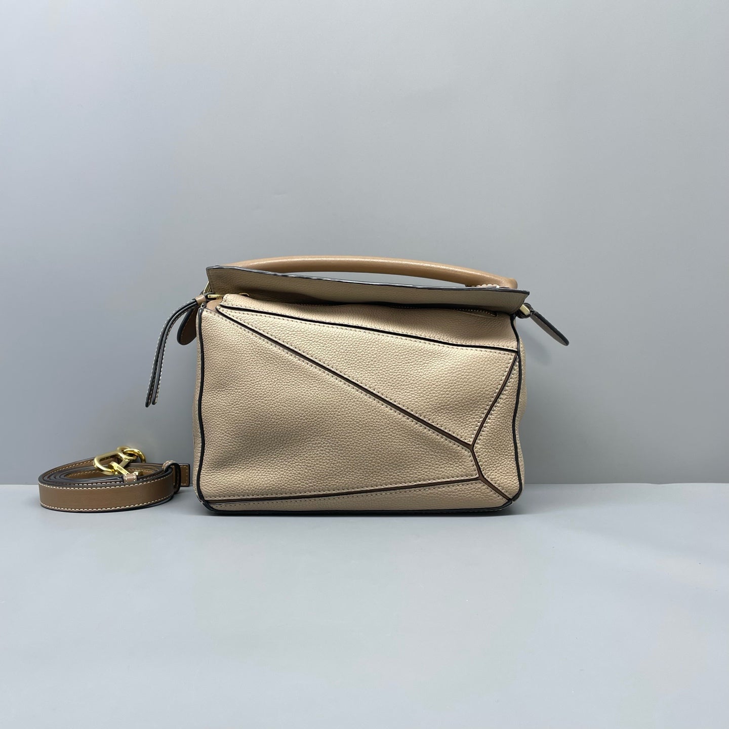 Loewe - Puzzle Bag - Grained calfskin leather - Beige with Tan accents - (Small)