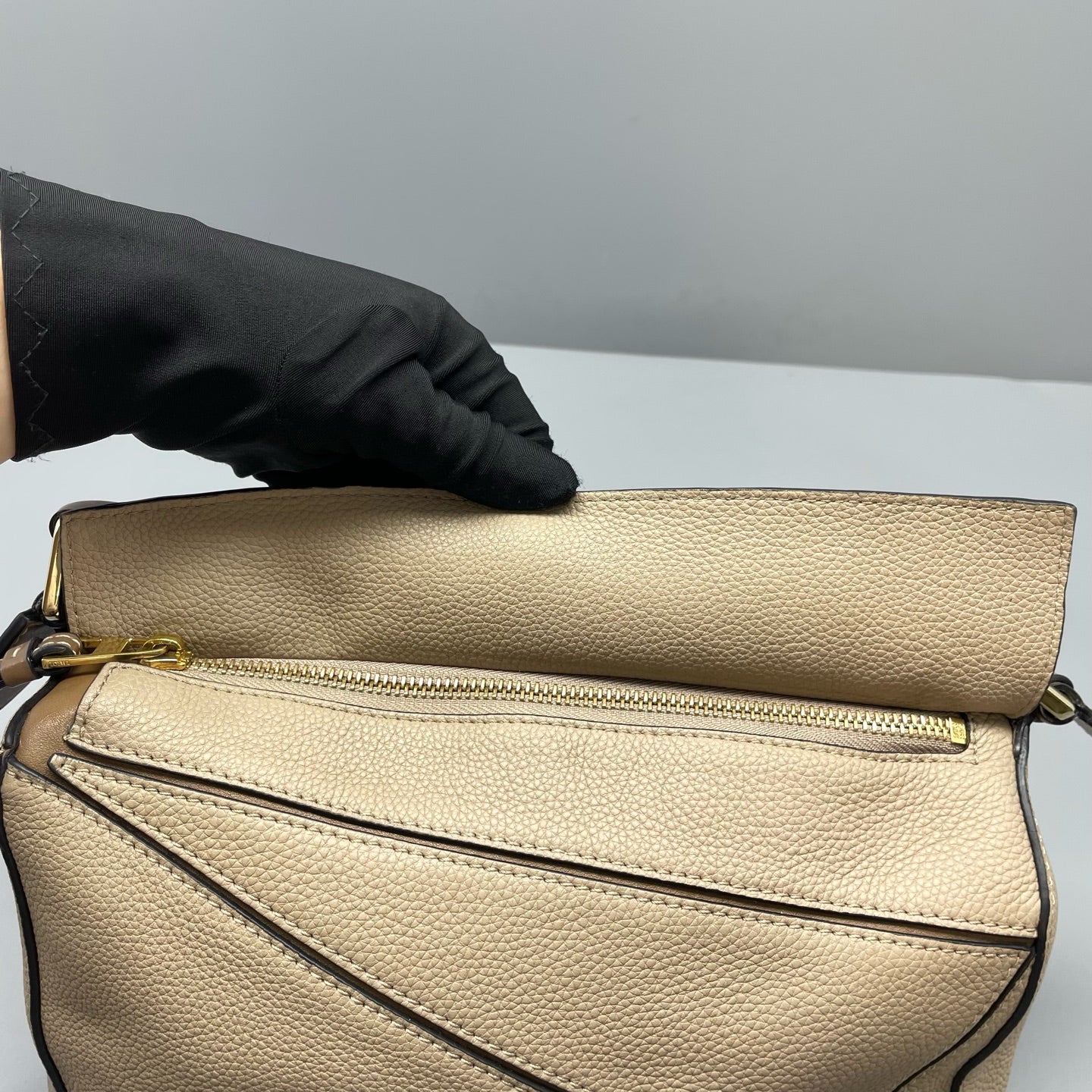 Loewe - Puzzle Bag - Grained calfskin leather - Beige with Tan accents - (Small)