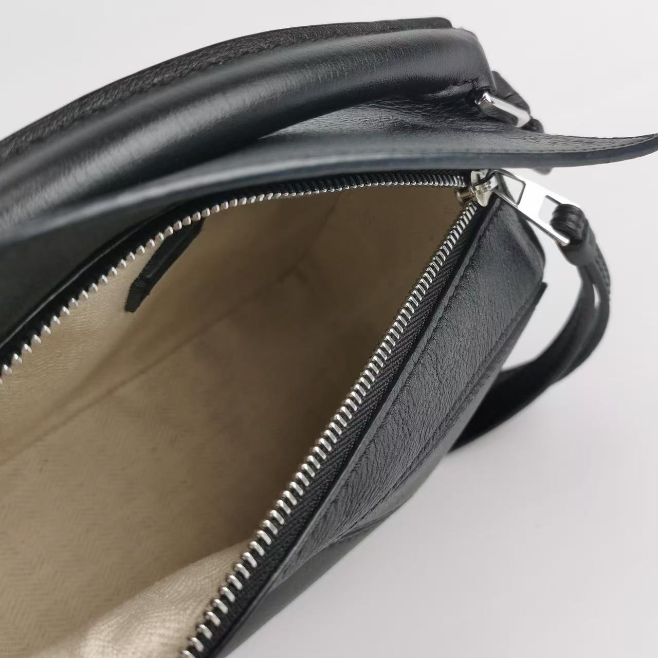 Loewe - Puzzle Bag - Grained calfskin leather - Black - (Mini)