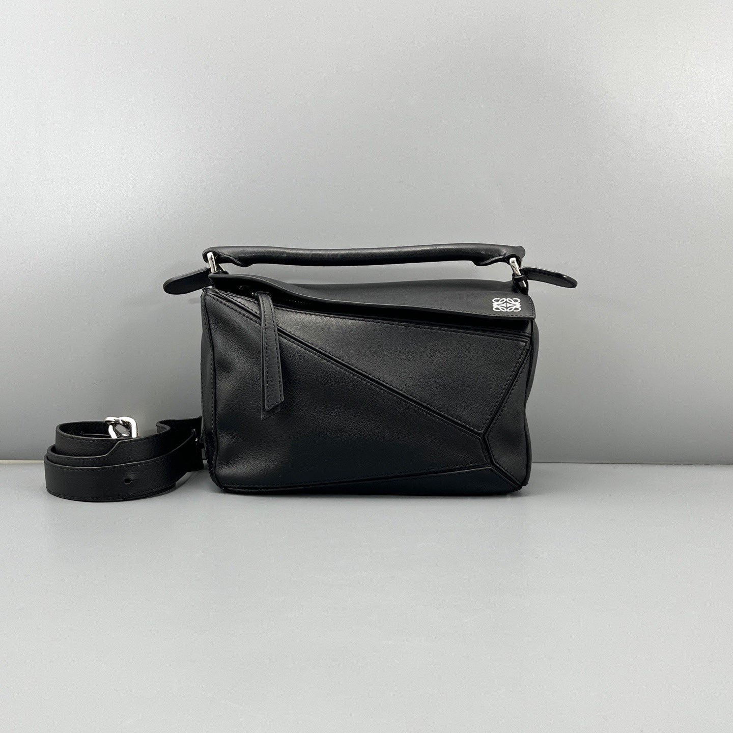 Loewe - Puzzle bag - Grained calfskin leather - Black - (Small)