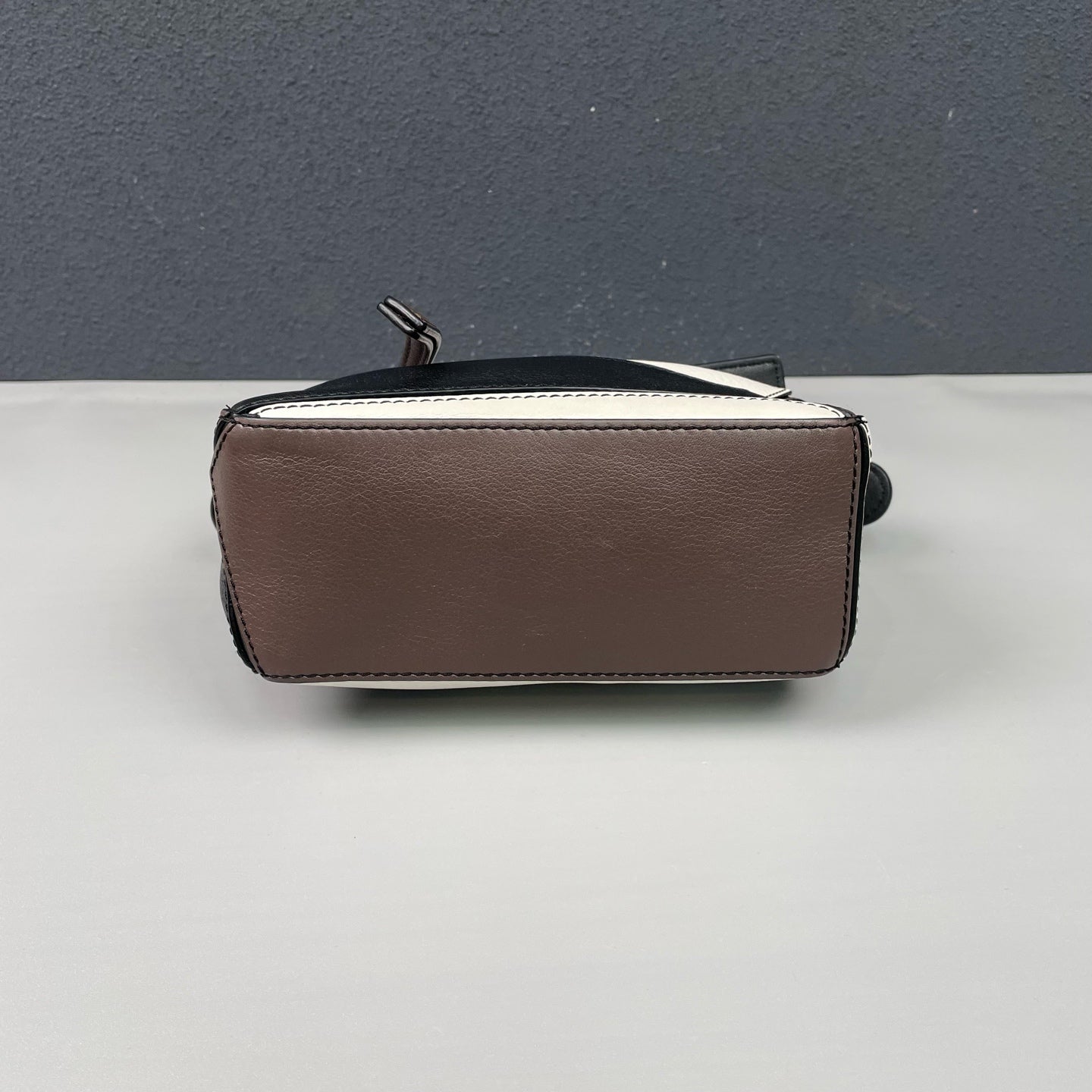 Loewe - Puzzle Bag Mini - Grained and smooth calfskin leather - Multicolour with Black, White, and Taupe panels - (mini)