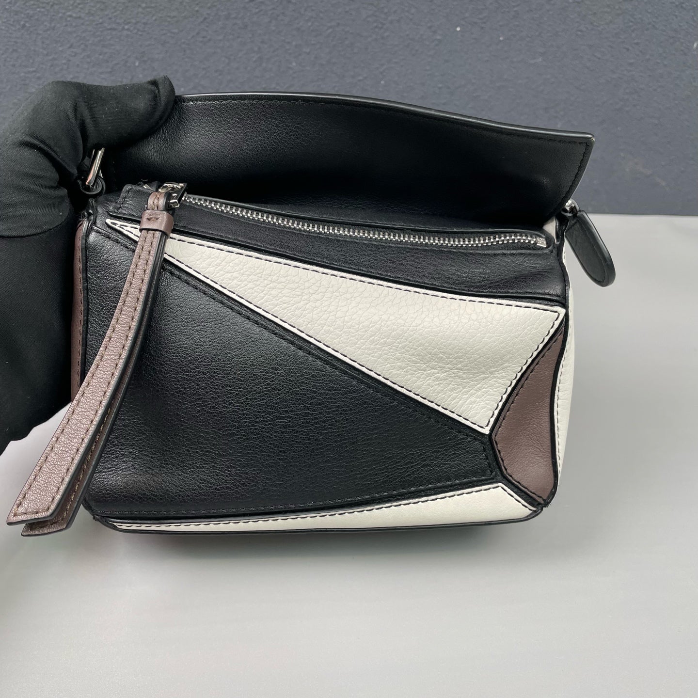 Loewe - Puzzle Bag Mini - Grained and smooth calfskin leather - Multicolour with Black, White, and Taupe panels - (mini)