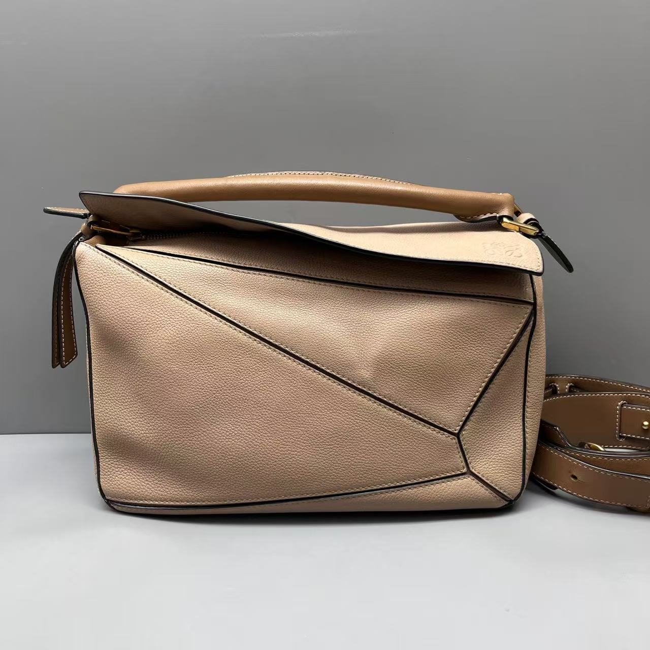 Loewe - Puzzle - Grained Calfskin Leather - Beige - (medium)