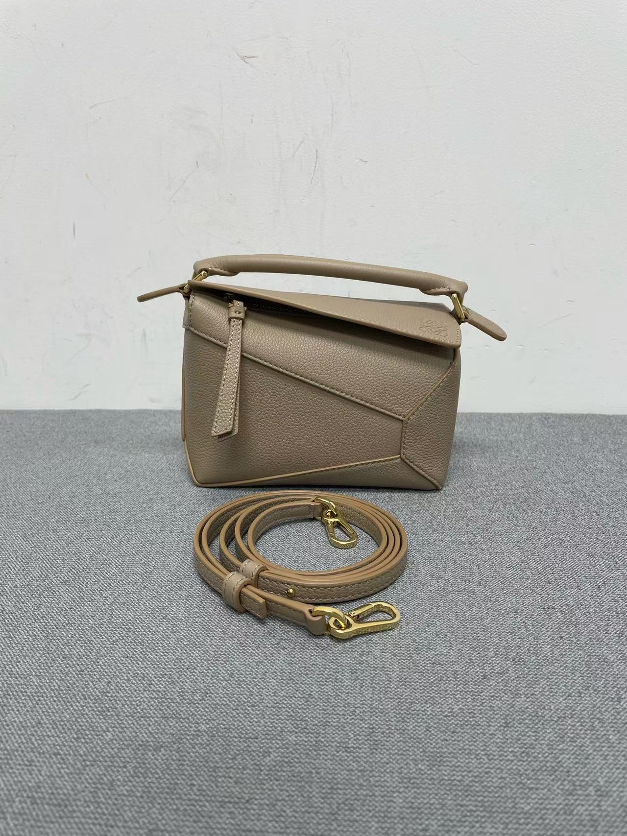 Loewe - Puzzle - Grained calfskin leather - Beige - (mini)