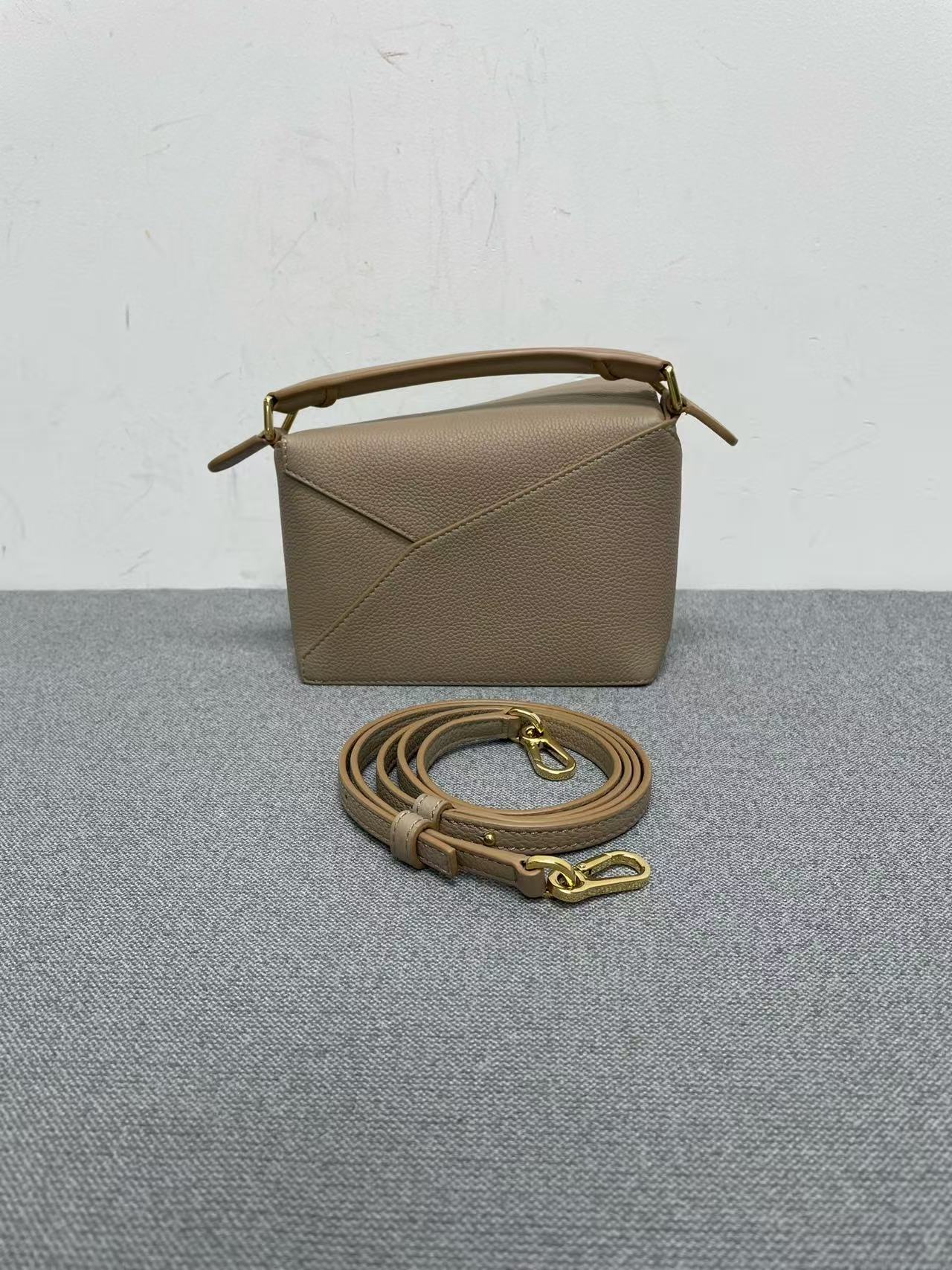 Loewe - Puzzle - Grained calfskin leather - Beige - (mini)