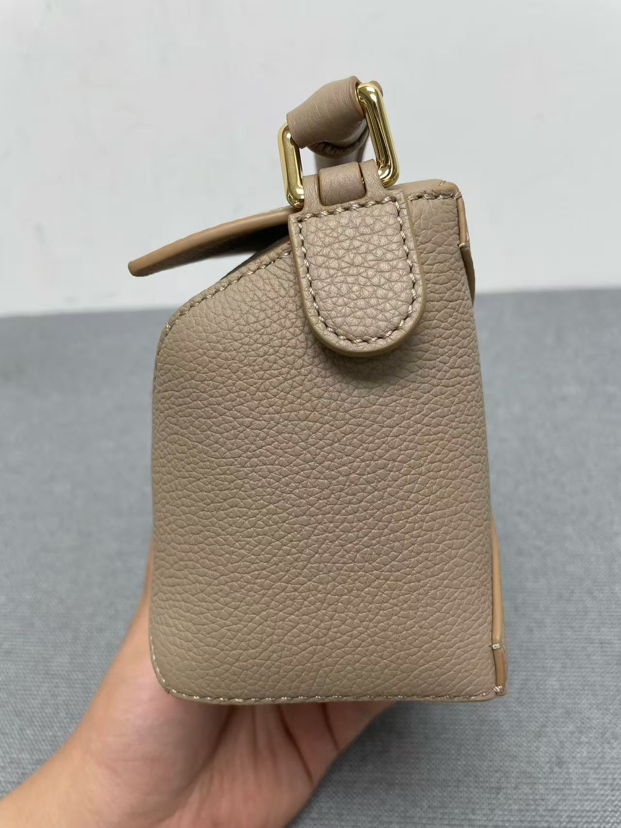 Loewe - Puzzle - Grained calfskin leather - Beige - (mini)
