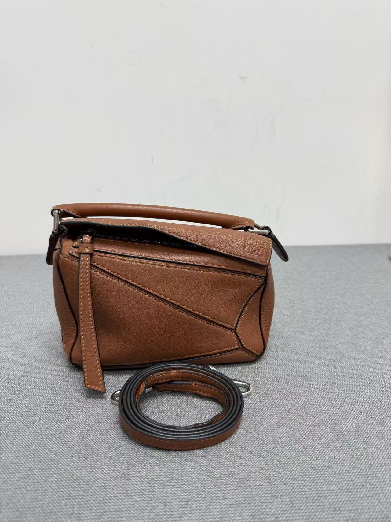 Loewe - Puzzle - Grained calfskin leather - Brown - (mini)
