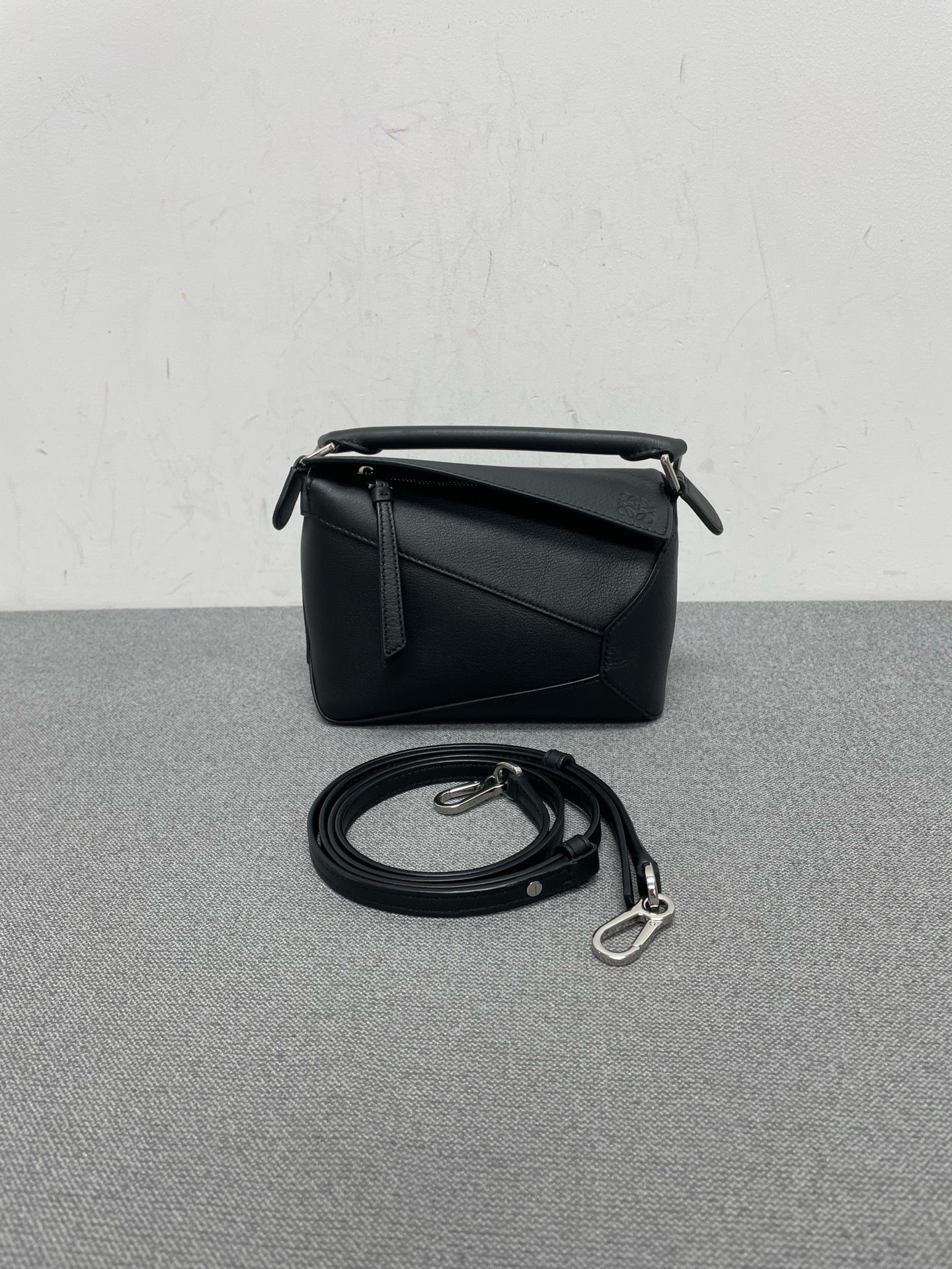 Loewe - Puzzle - Leather - Black - (mini)