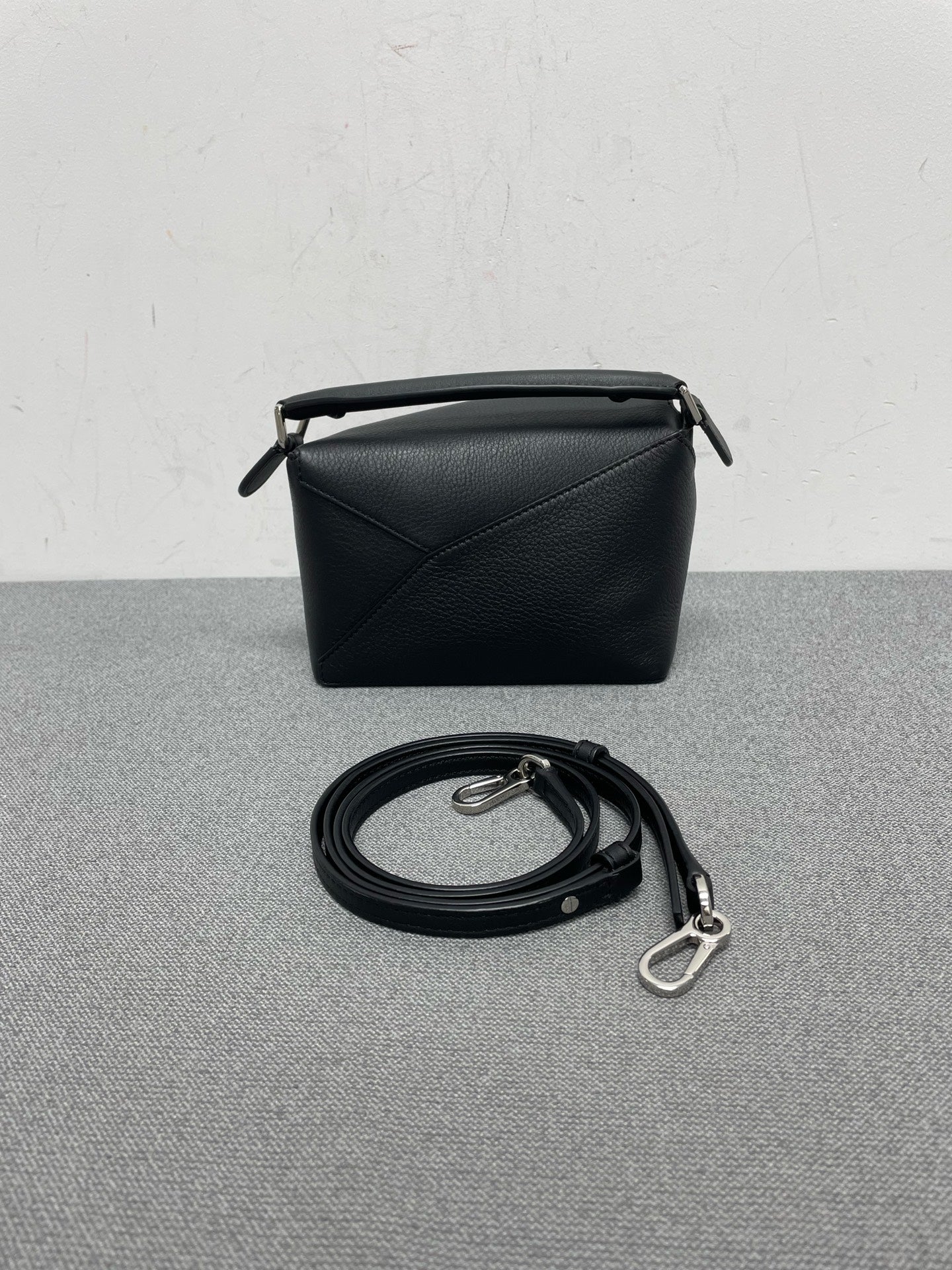 Loewe - Puzzle - Leather - Black - (mini)