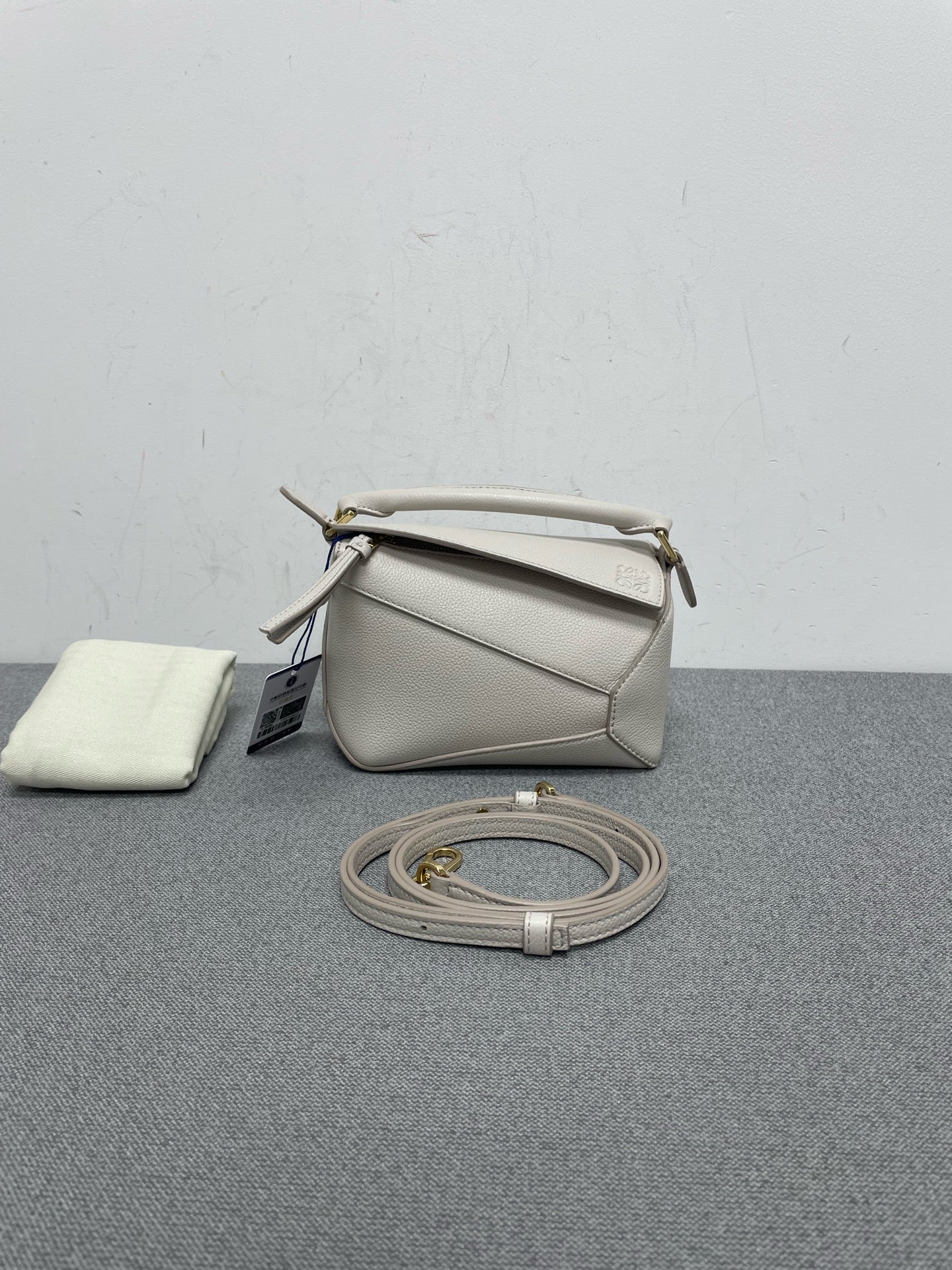 Loewe - Puzzle - Leather - Grey - (mini)