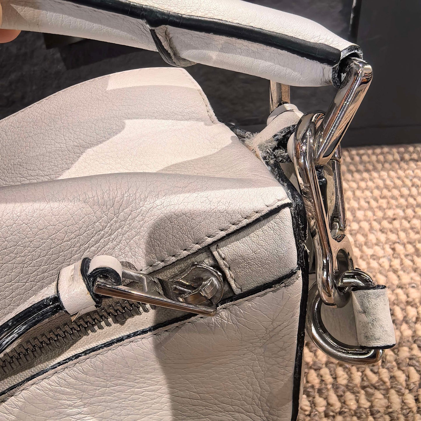 Loewe - Puzzle - Leather - White - (medium)