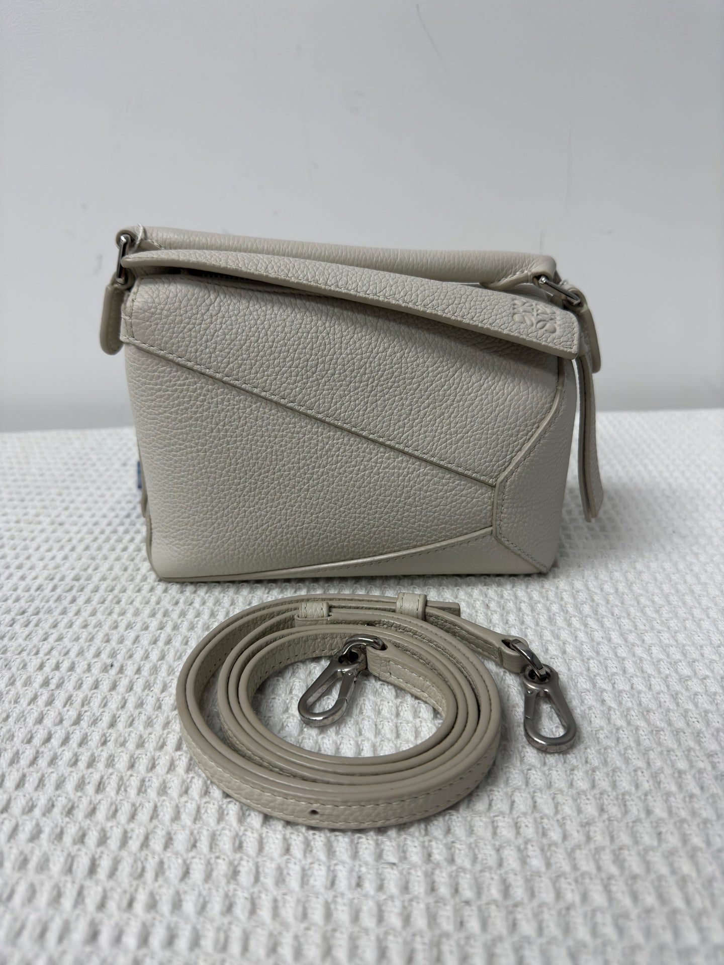 Loewe - Puzzle - Leather - White - (mini)