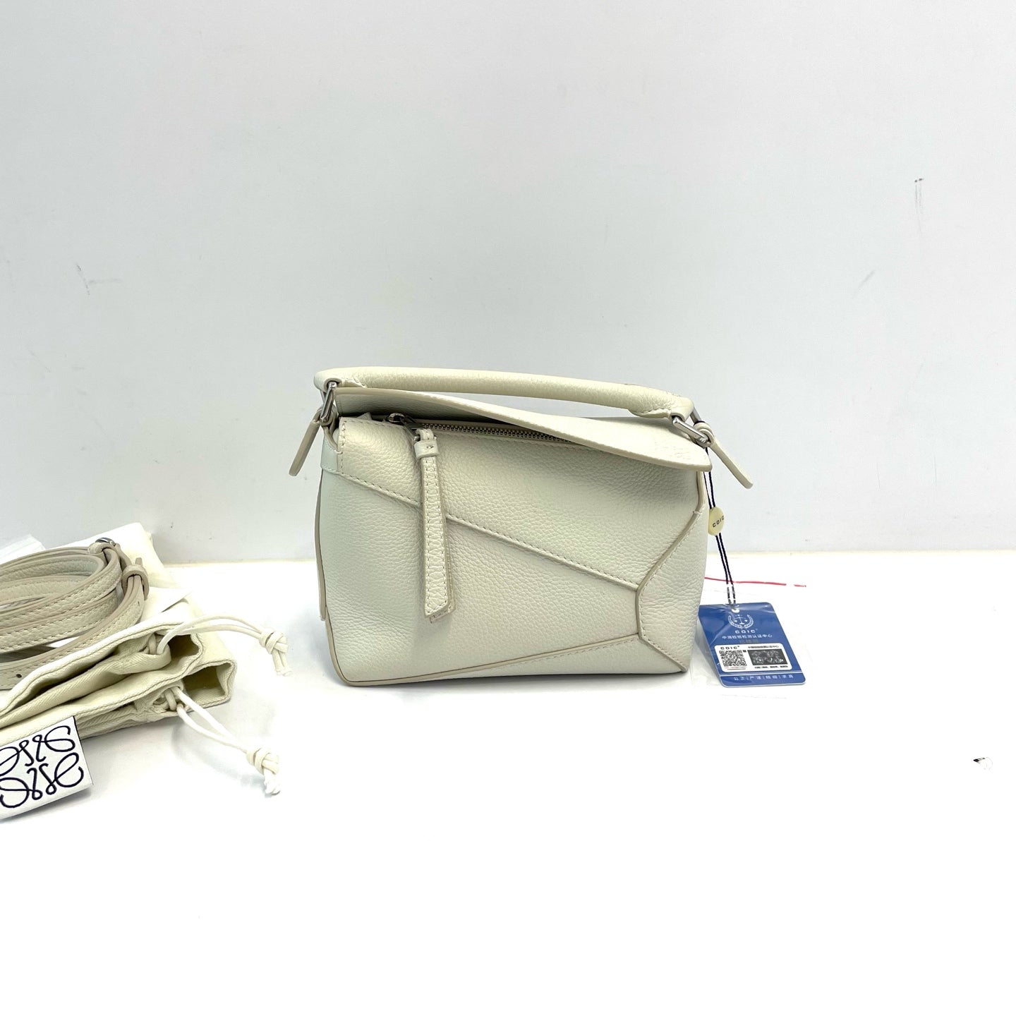 Loewe - Puzzle - Leather - White - (mini)
